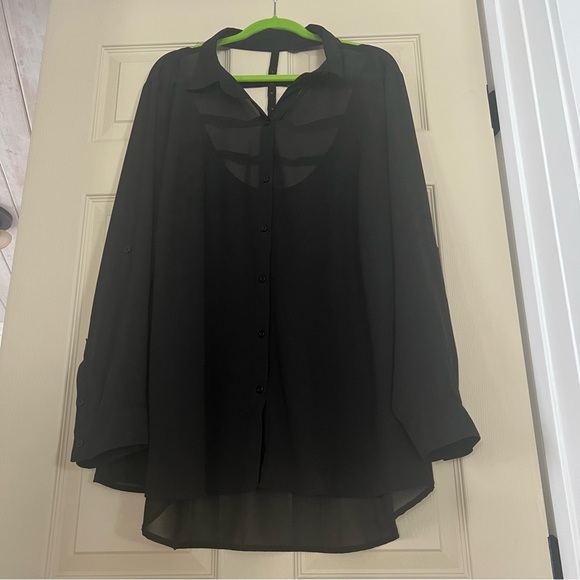 Torrid Black Blouse with half-criss/crossed back (3) - Picture 4 of 6